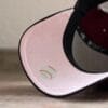 NEW ERA 9FORTY A-FRAME MLB NEW YORK YANKEES WORLD SERIES 1996 TWO TONE / PINK UV SNAPBACK CAP - Image 4