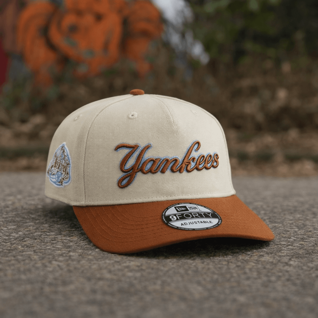 ChatGPT Image 16 janv. 2026, 14_26_11 Casquette New York Yankees 9FORTY Adjustable – Beige & Marron - Image 1