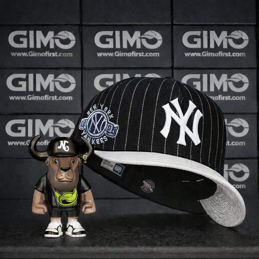 stripes New York Yankees Pinstripe White Visor – Streetwear Cap Exclusive - Image 1
