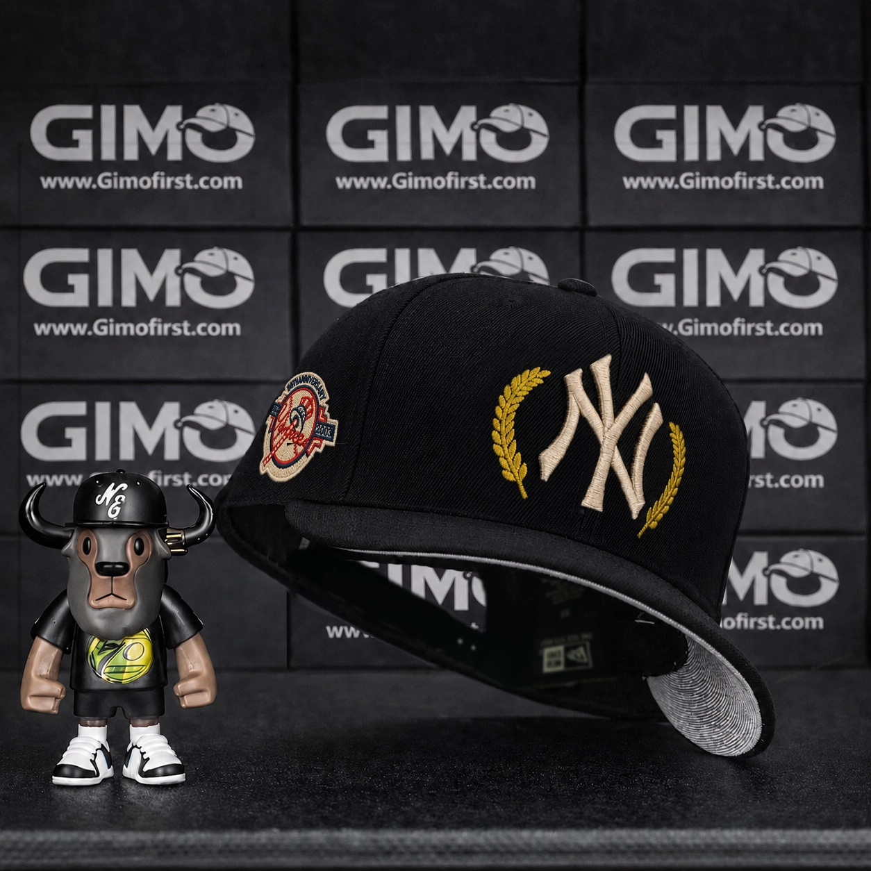 2FBE4941-B188-48D7-AC74-3FD59ADBD554 copy Ajustable Yankees New Era Navy Gold Leaf 59FIFTY Fitted Hat - Image 1