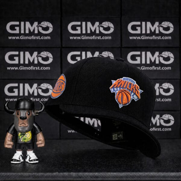 New York Knicks Mitchell & Ness Black Side Core 2.0 Snapback Hat