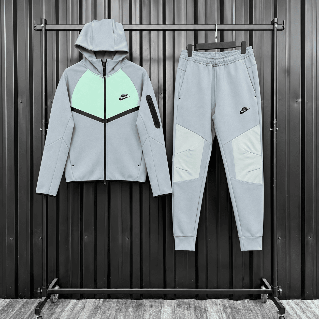 8b316e96-05af-430c-ae3e-04ad37e55a87 Ensemble Urban Contrast — Gris Clair & Vert Menthe - Image 1