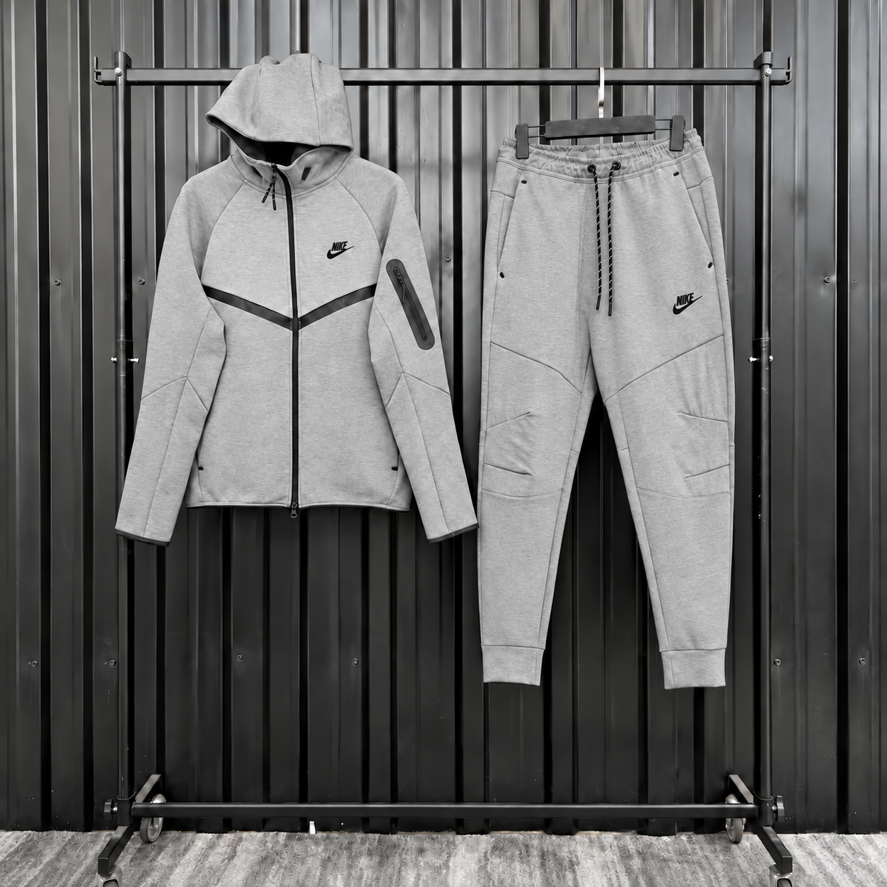 95df7d9b-453a-4e30-bf4b-a508d2dcfd23 Ensemble Urban Contrast — Gris Chiné & Noir - Image 1
