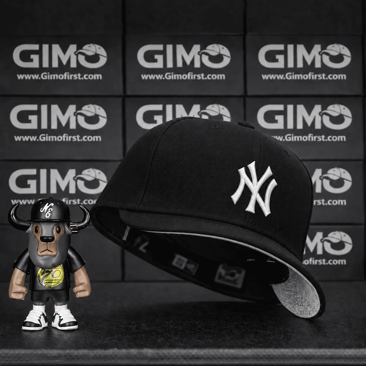 c4f84a70-2c41-4d68-8d1b-7887cd667715 Casquette New Era New York Yankees – Black & White - Image 1