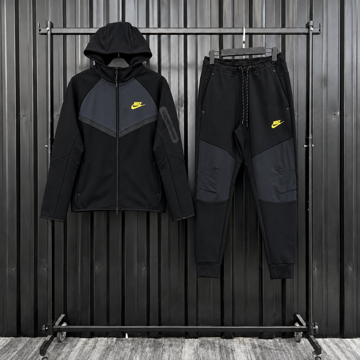 e12c33af-77a5-47c7-bbb3-650f040330c7 Ensemble Urban Contrast — Noir & Anthracite - Image 1