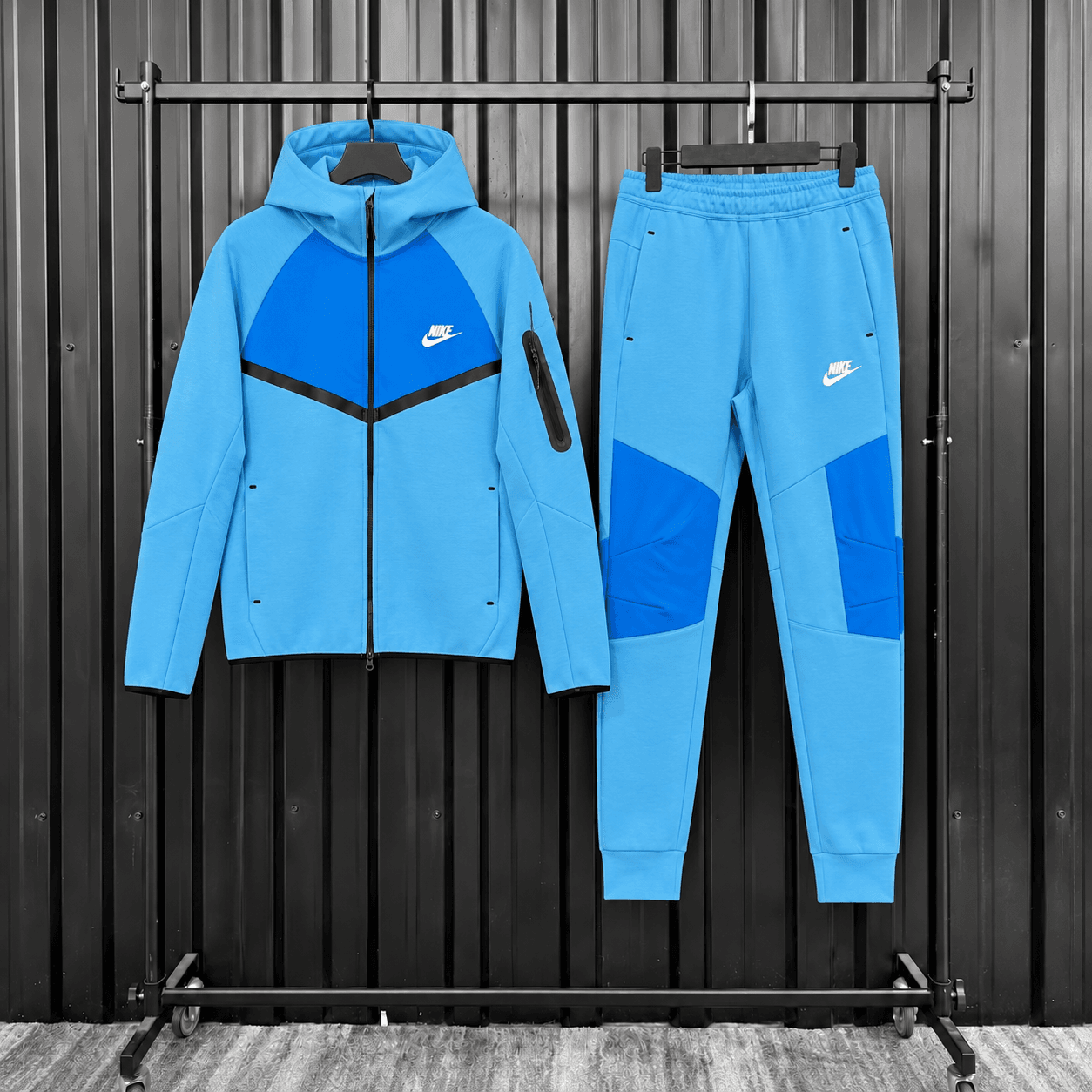 f764f7dd-590f-40ab-91ac-d2a53dfc2c95 Ensemble Urban Contrast — Bleu Ciel & Bleu Royal - Image 1