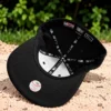Nom du produit : New Era 59FIFTY × Pinky & The Brain – Black Edition 🐭 - Image 7